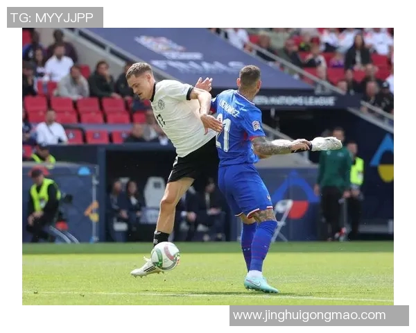 VAR判罚再度引发巨大争议裁判决定惹怒教练引爆赛场焦点